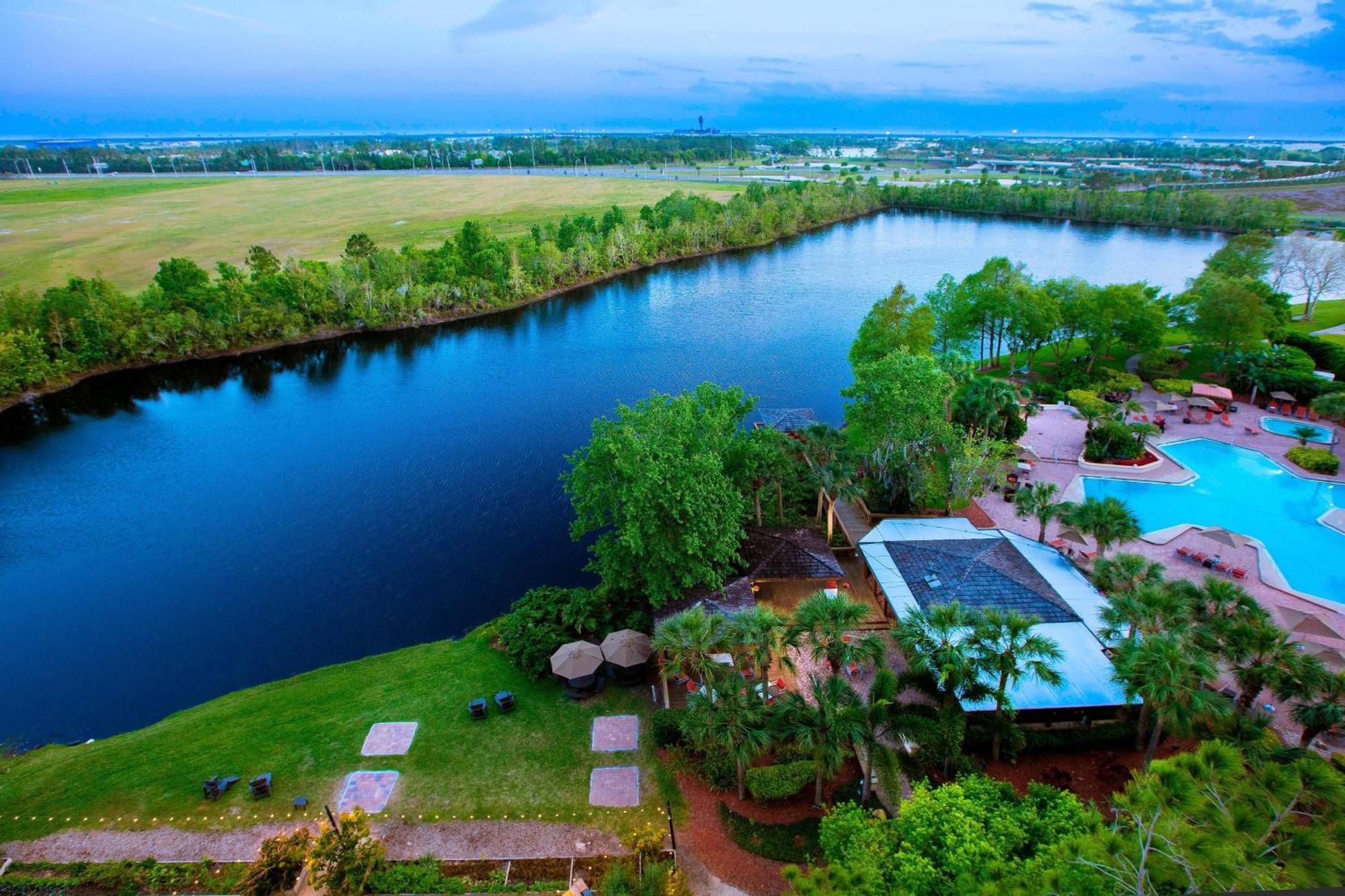 Marriott Orlando Airport Lakeside Hotel Exterior photo